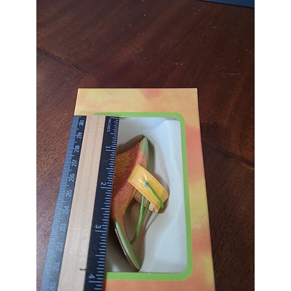 Just The Right Shoe 25522 Spring Fever Miniature Resin Shoe by Raine 2004 - Picture 9 of 9